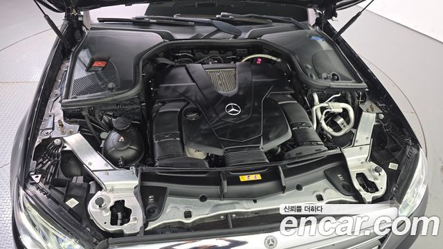 Mercedes-Benz E-Class 2020 — photo 6