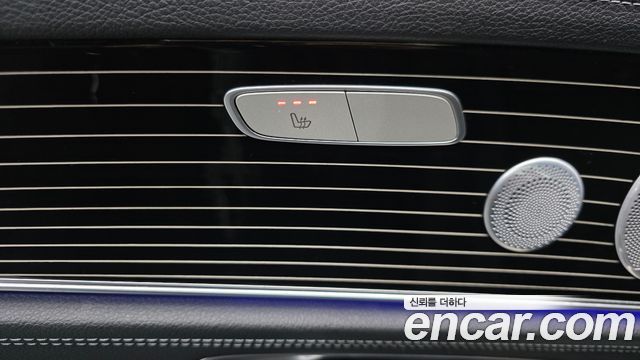 Mercedes-Benz E-Class 2020 — photo 22
