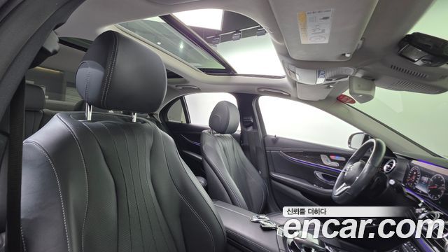 Mercedes-Benz E-Class 2020 — photo 26