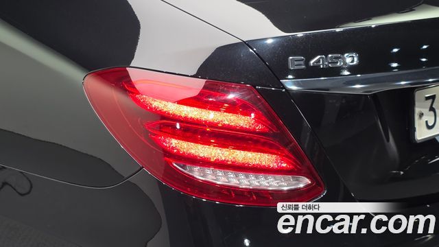 Mercedes-Benz E-Class 2020 — photo 9
