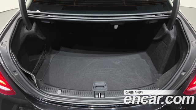 Mercedes-Benz E-Class 2020 — photo 27