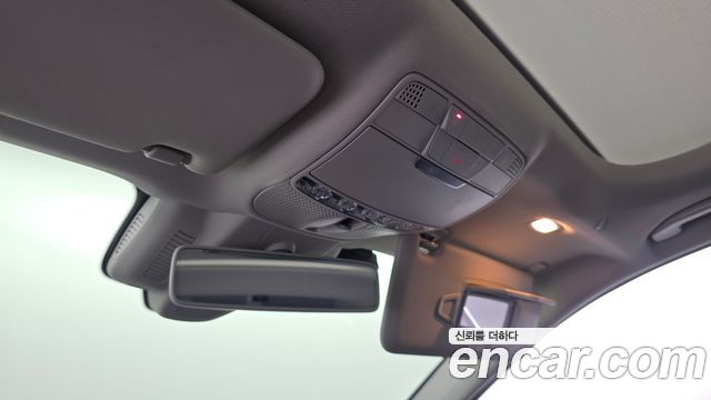 Mercedes-Benz E-Class 2020 — photo 34