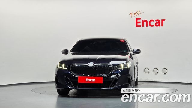 BMW 5-Series 2025 — photo 3