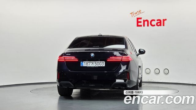 BMW 5-Series 2025 — photo 4