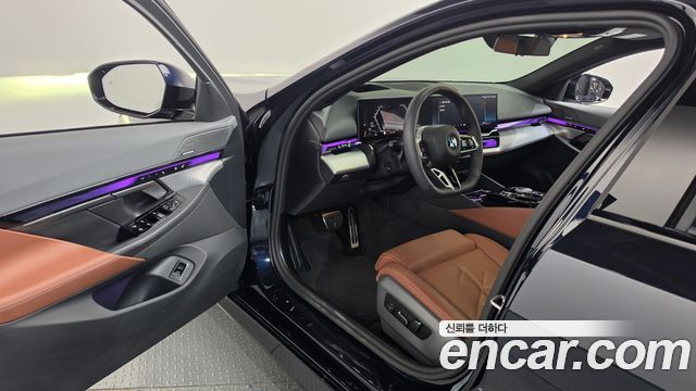 BMW 5-Series 2025 — photo 13