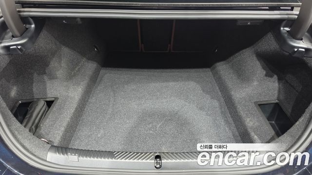 BMW 5-Series 2025 — photo 24