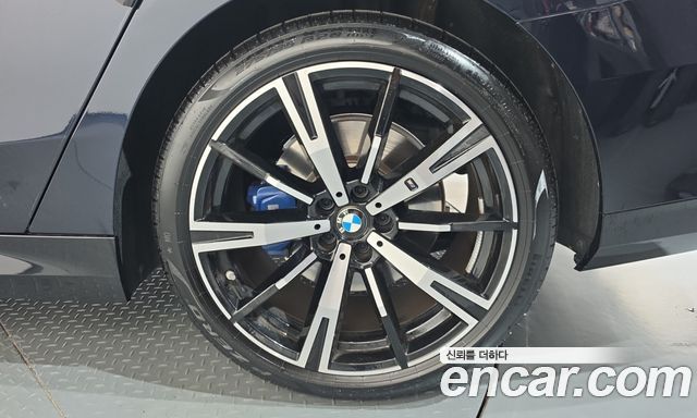 BMW 5-Series 2025 — photo 7