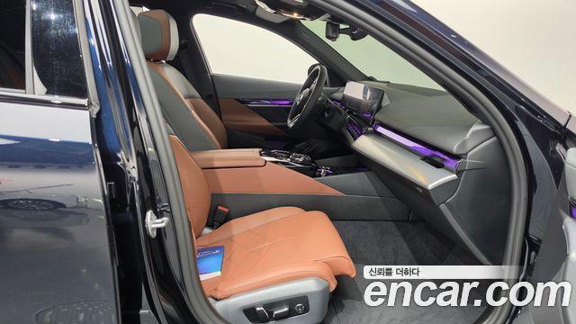 BMW 5-Series 2025 — photo 16