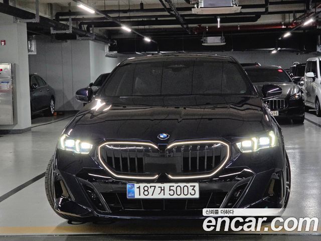 BMW 5-Series 2025 — photo 36