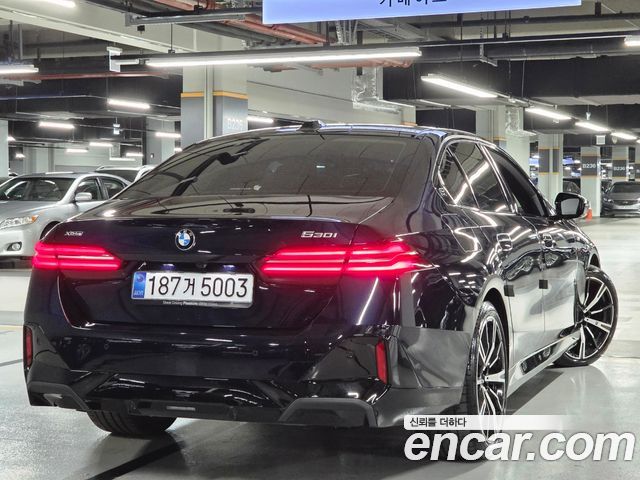 BMW 5-Series 2025 — photo 37