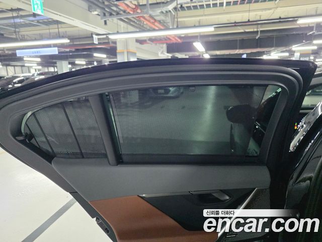 BMW 5-Series 2025 — photo 43