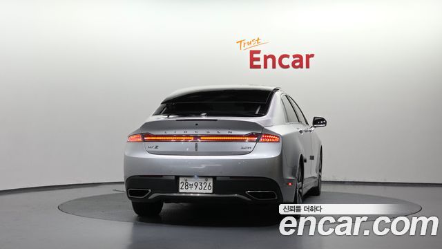 Lincoln MKZ 2017 — photo 4