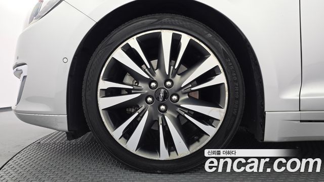 Lincoln MKZ 2017 — photo 5