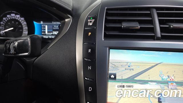 Lincoln MKZ 2017 — photo 9