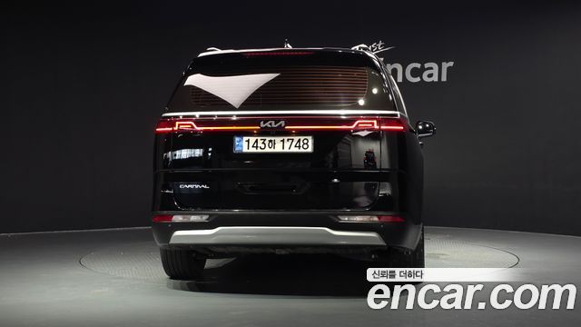 Kia Canival 2023 — photo 4