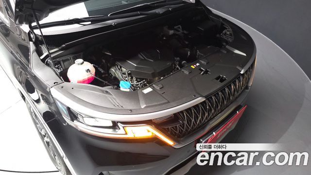 Kia Canival 2023 — photo 6