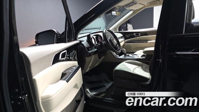 Kia Canival 2023 — photo 10