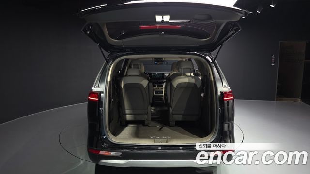 Kia Canival 2023 — photo 20