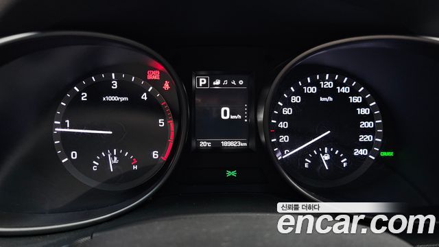 Hyundai Santafe 2018 — photo 11