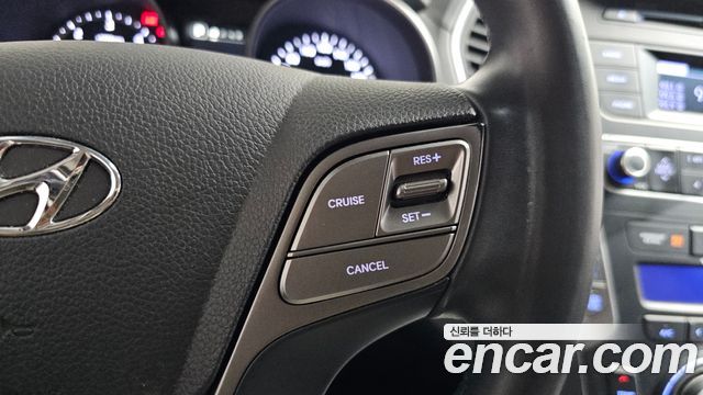 Hyundai Santafe 2018 — photo 21