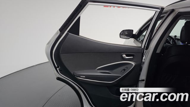 Hyundai Santafe 2018 — photo 15