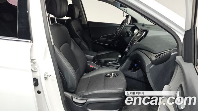 Hyundai Santafe 2018 — photo 16