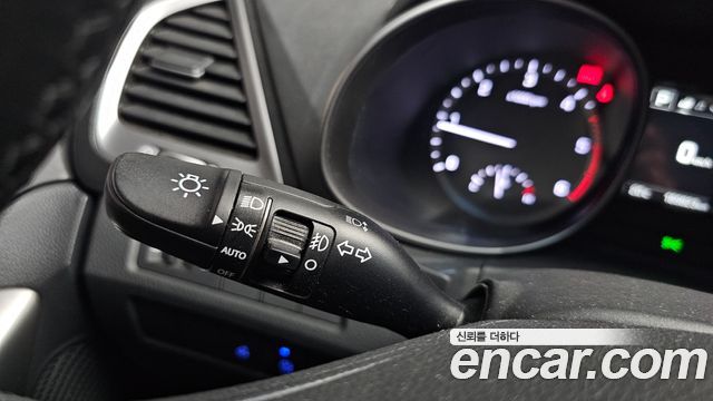Hyundai Santafe 2018 — photo 28
