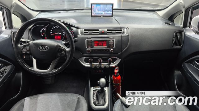 Kia pride 2016 — photo 10