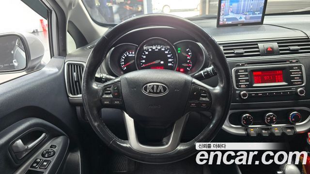 Kia pride 2016 — photo 19