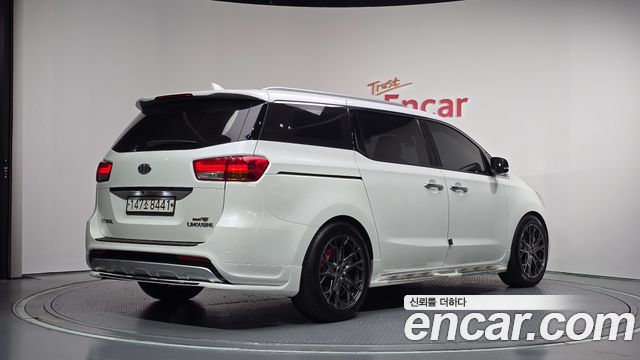 Kia Canival 2018 — photo 2
