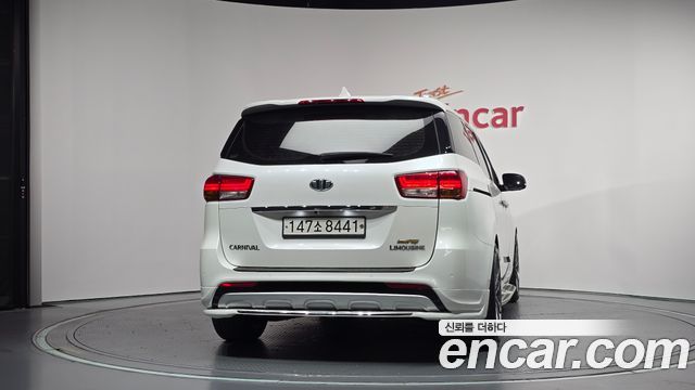 Kia Canival 2018 — photo 4