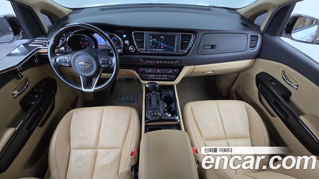 Kia Canival 2018 — photo 10