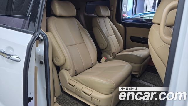 Kia Canival 2018 — photo 17