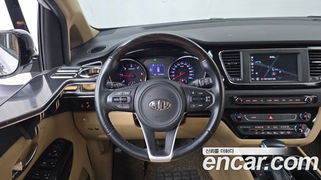 Kia Canival 2018 — photo 20