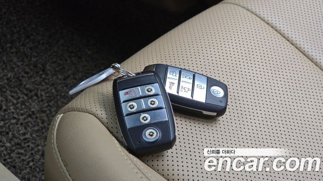 Kia Canival 2018 — photo 22