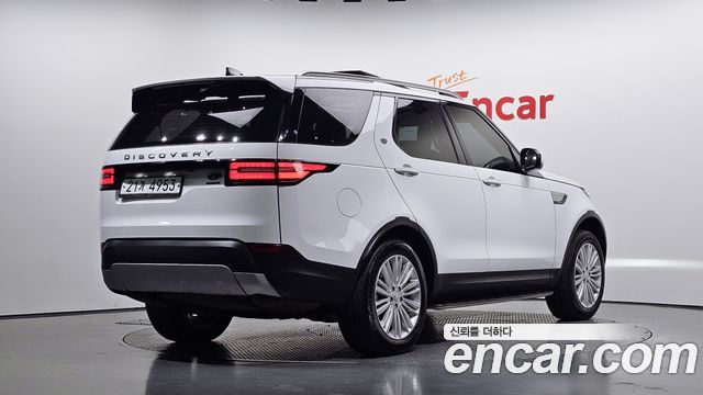 Land Rover Discovery 2018 — photo 2