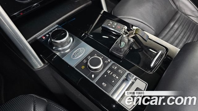 Land Rover Discovery 2018 — photo 12