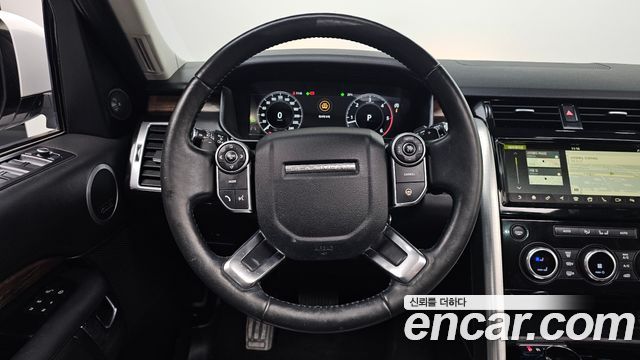 Land Rover Discovery 2018 — photo 18