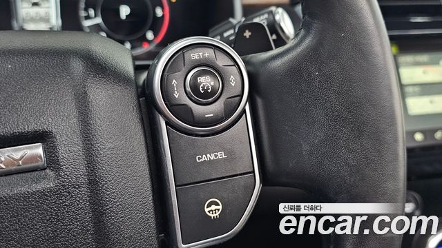 Land Rover Discovery 2018 — photo 19