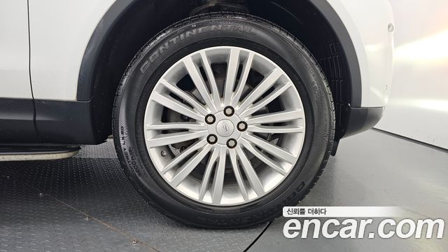 Land Rover Discovery 2018 — photo 7
