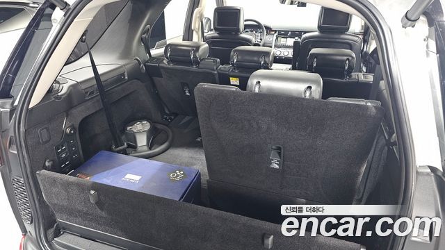 Land Rover Discovery 2018 — photo 29