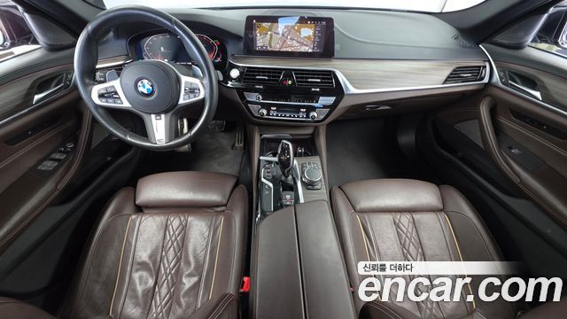 BMW 5-Series 2020 — photo 10