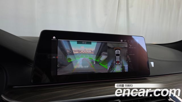 BMW 5-Series 2020 — photo 21