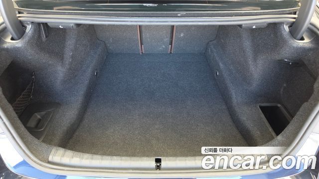 BMW 5-Series 2020 — photo 26