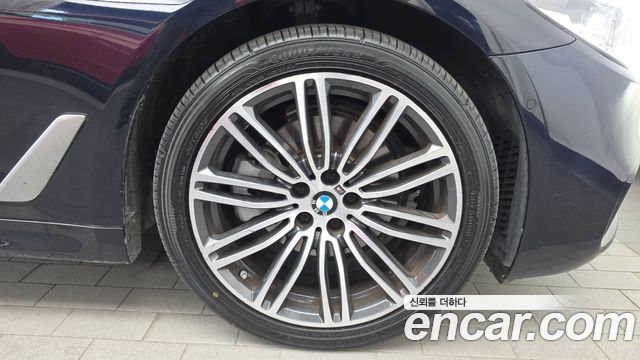 BMW 5-Series 2020 — photo 7