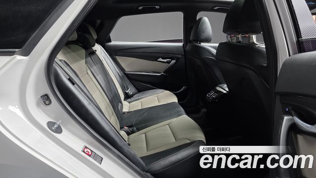 Hyundai i40 2017 — photo 17