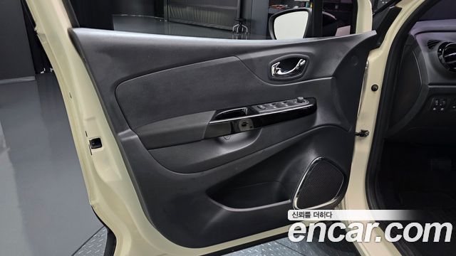 Renault Korea QM3 2016 — photo 14