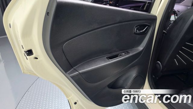Renault Korea QM3 2016 — photo 15