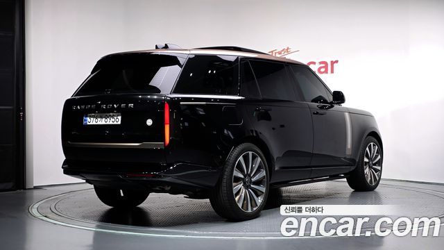 Land Rover Range Rover 2025 — photo 2