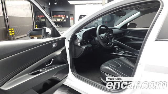 Hyundai AVANTE 2023 — photo 13